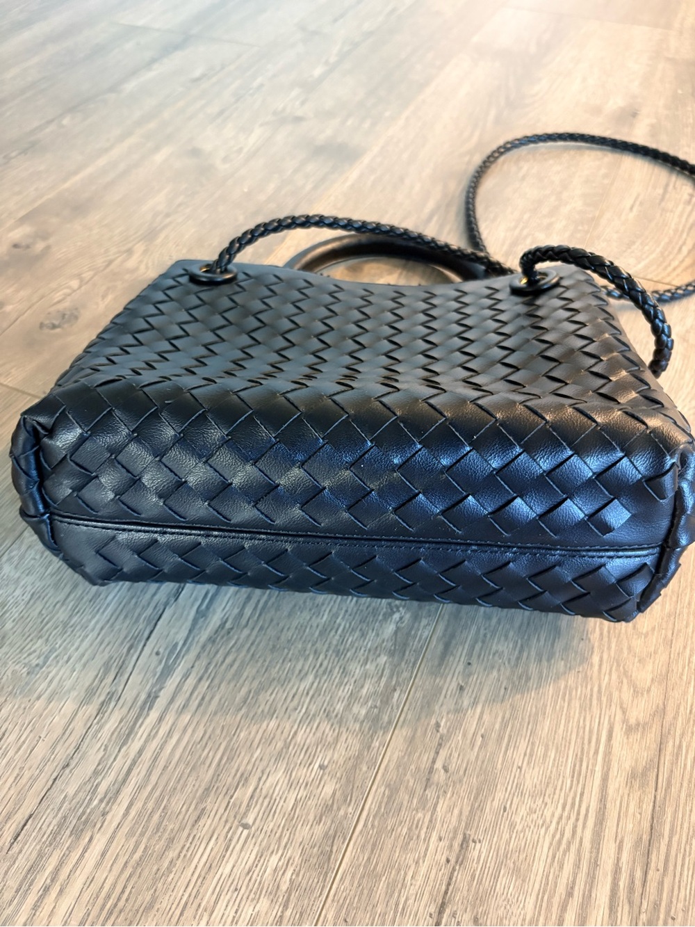 Bottega Inspired- Andiamo Small - Woven leather, top handle/crossbody, black bag - Picture 3 of 5